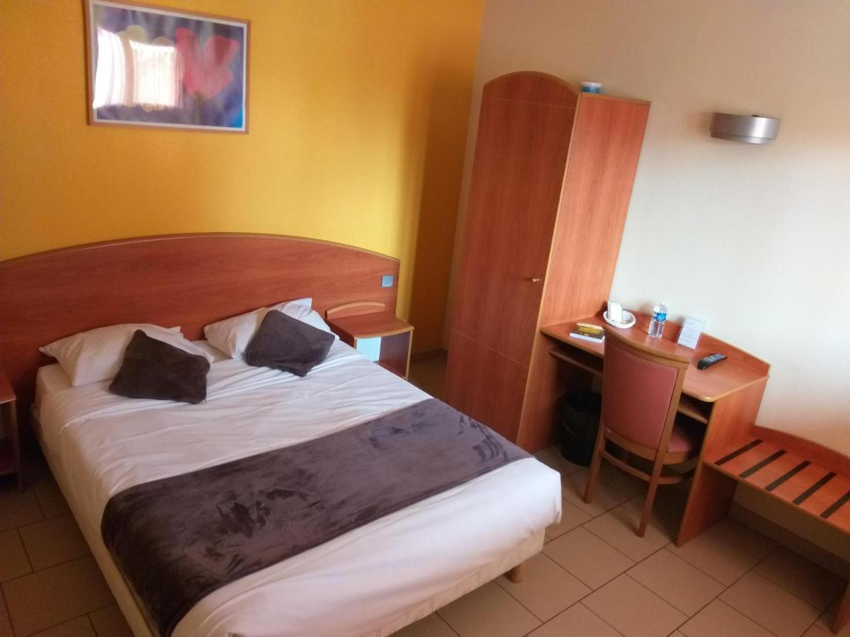 Logis Hotel - Les Paturelles Avesnelles Exteriér fotografie