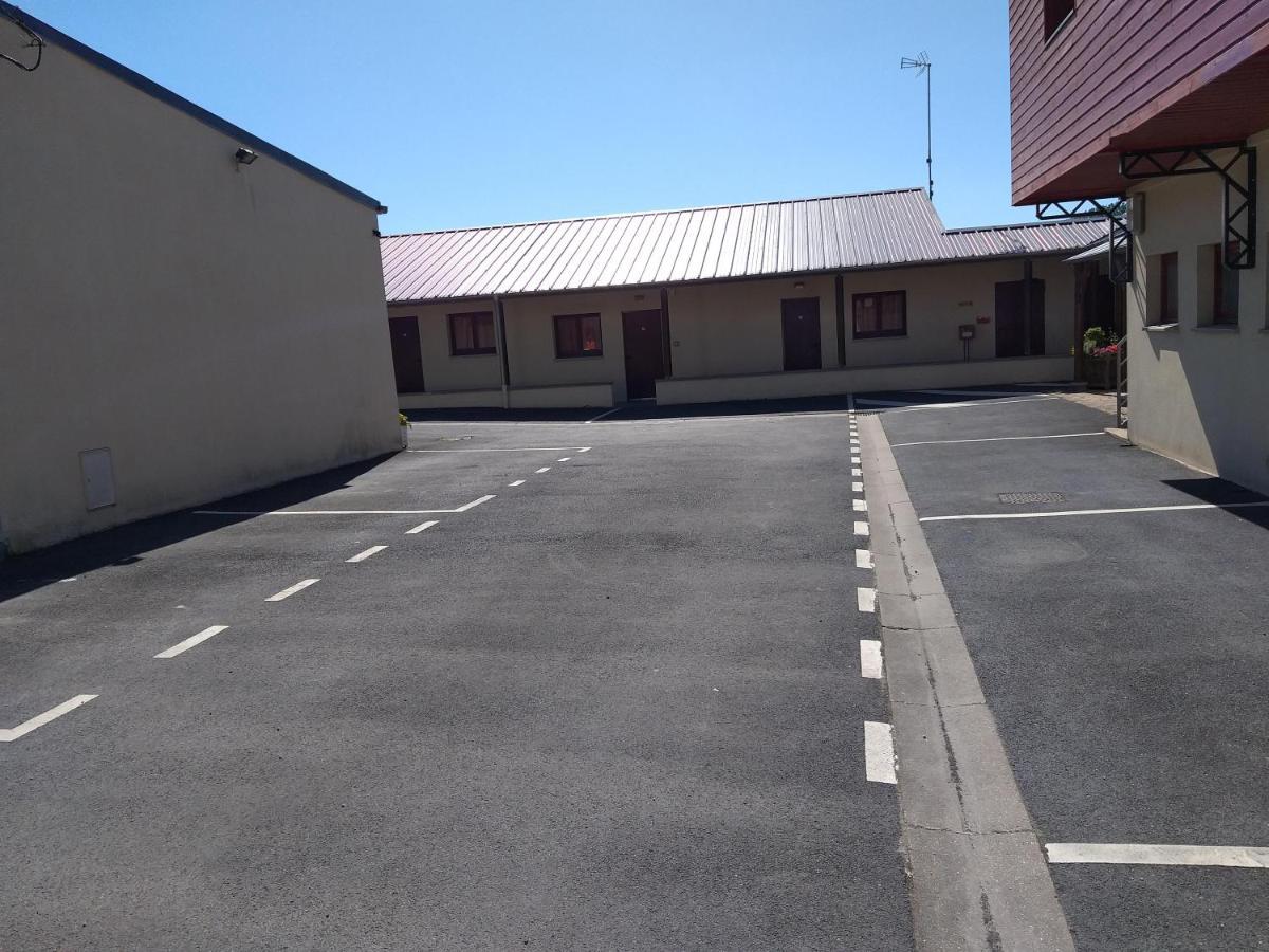 Logis Hotel - Les Paturelles Avesnelles Exteriér fotografie